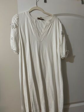 LOFT Cream White Midi Dress with Puff Sleeves and Floral Appliqué